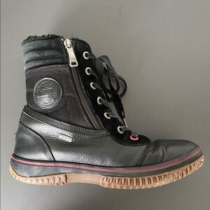 Pajar Black and Red Lace-Up Waterproof Leather Winter Boots Sz 8 to 8.5